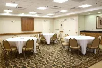 Hampton Inn & Suites Chesapeake-Square Mall - 2-Star