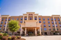 Hampton Inn & Suites Dallas-Arlington North-Entertainment District Hotel berhampiran Centreport Station