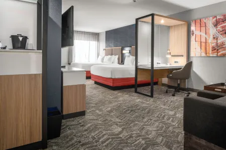 SpringHill Suites Raleigh Apex Отели рядом с достопримечательностью «Парк Апекс Коммьюнити»