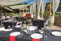 Carmel Valley Lodge - parking
