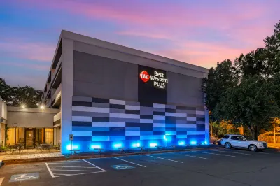 Best Western Plus University Inn Hotel dekat M.C. Benton Jr. Convention Center