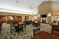 Homewood Suites by Hilton Lancaster - 주차장