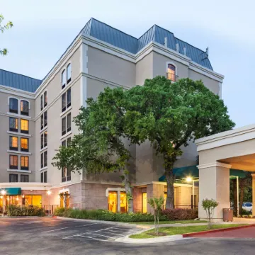 DoubleTree by Hilton Austin-University Area Hotels near Zilker Metropolitan Park