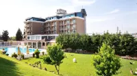 Premier Vista Hotel
