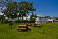 Sandwich Lodge & Resort Hotels in Sandwich