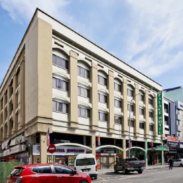 Palace Hotel Отели рядом с достопримечательностью «Торговый комплекс Pertama»