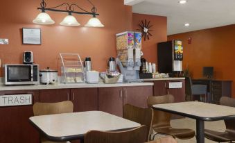 Super 8 by Wyndham Prestonsburg