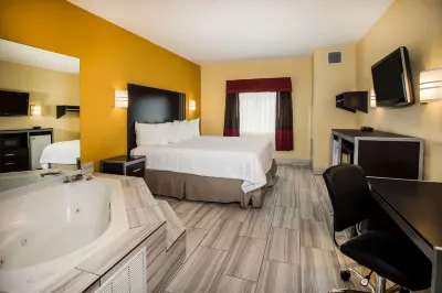 Days Inn & Suites by Wyndham Augusta Near Fort Eisenhower فنادق في Columbia County