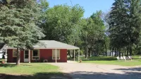 Woodland Motor Lodge Hotels near Grayling Mini-Mall