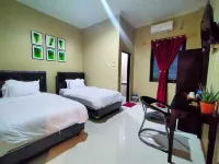 Indah Guest House - 2 Sao