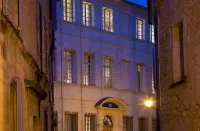 La Maison d'Uzès Relais & Châteaux Hôtels à : Saint-Quentin-la-Poterie