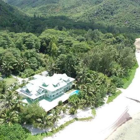 Palm Beach Hotel