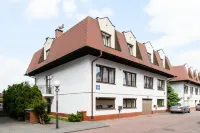 404 Rooms Wilanowska Hotels near Fort IX Twierdzy Warszawa („Czerniaków”, „Dąbrowskiego”, „Sadyba”)