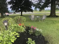 Skaneateles Inn on 20 - Pet Friendly