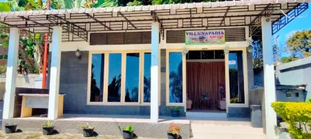 Sapadia Villa Balige Отели в г. Toba Regency