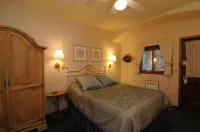GetAways at Olympic Village Inn - Balkoner