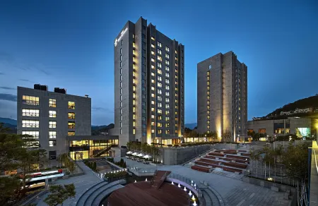 Bloomvista Hotel & Conference Отели в г. Янпхён