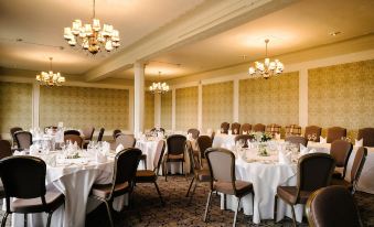 Macdonald Forest Hills Hotel & Spa