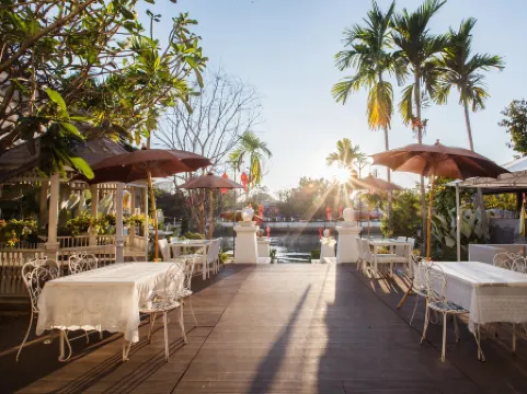 B2 Riverside Colonial Hotel Отели в г. Чиангмай