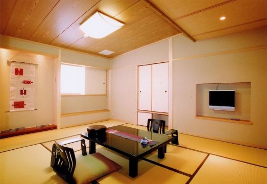 1. 가모가와칸 인..