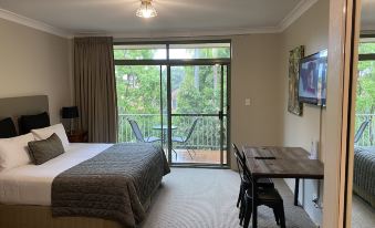 The Belmore Apartments Hotel