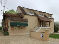 Logis Hôtel le Clos du Vigneron Các khách sạn ở Gien