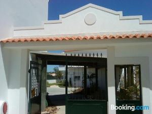 Beautiful 2-Bed Apartment in Olhos de Agua