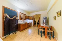 Grekis Hotel & Apartments
