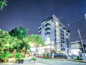 Mamba and Baan Aranya Serviced Apartment