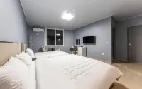 Yeosu Rivera Hotel
