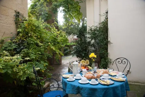 Palazzo Bernardini Suites - Bed and Breakfasts