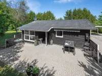 "Sanni" - 1.6km from the Sea