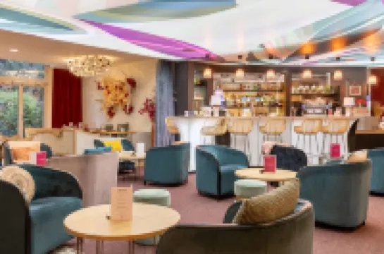 ไอเดน บาย เบสท์ เวสเทิร์น ปารีส รัวซี CDG