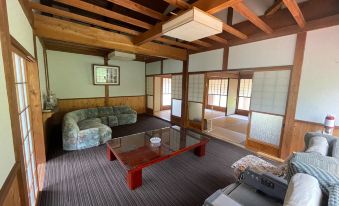 A Private Old Private House with an Open-Air Bath