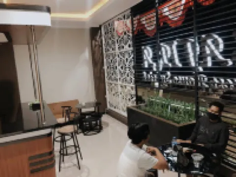Safira Guesthouse Syariah Hotel di Sulingan