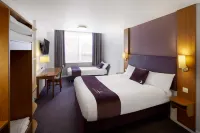 Premier Inn Lymington (New Forest, Hordle) - parking