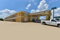 Quality Inn Hotels in Gonzales