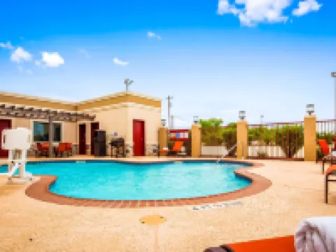 Best Western Plus Dilley Inn  Suites Hotels in Dilley