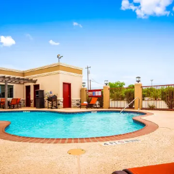 Best Western Plus Dilley Inn  Suites