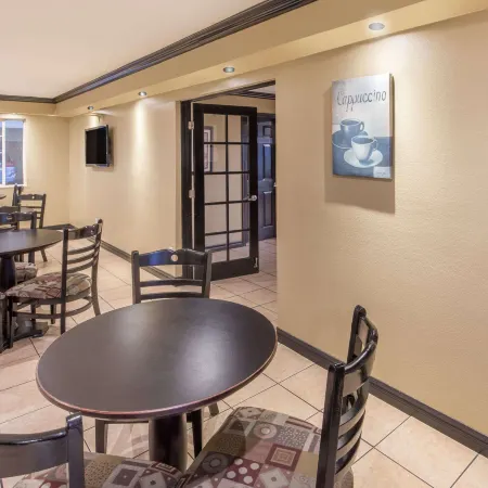 Ramada by Wyndham Ontario