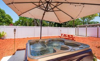 Sleeps 4 Hot Tub Fenced Inn