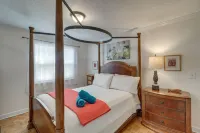 Beach Retreat in Jacksonville Pet and Family-Friendly