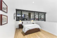 Open Loft in Redmond Core - 92 Walkscore! Hoteles en Redmond