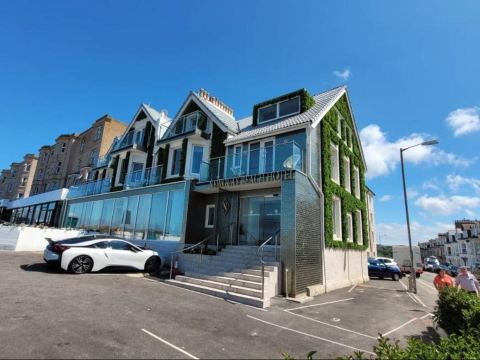 OYO Newquay Beach Hotel