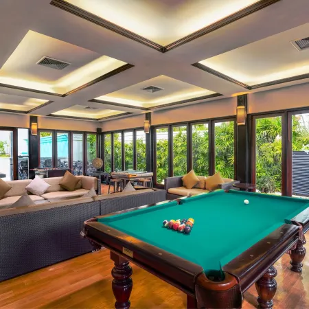 Marriott's Mai Khao Resort - Phuket Отели рядом с достопримечательностью «Пляж Сай-Кео»