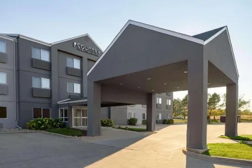 Country Inn & Suites by Radisson, Brookings Hotels in Brookings