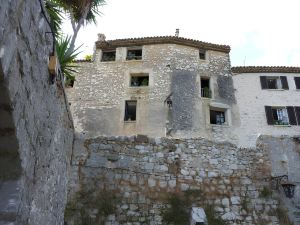 La Maison Aux Bonsais