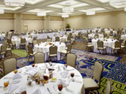 ฮิลตันการ์เด้นอินน์ เท็กซาร์แคนา โรงแรมในเท็กซาร์คานา