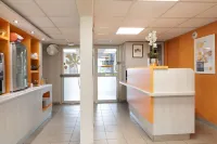 Premiere Classe la Ville du Bois Hotels in Saulx-les-Chartreux