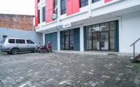 RedDoorz Near Stasiun Tangerang Các khách sạn ở Karawaci